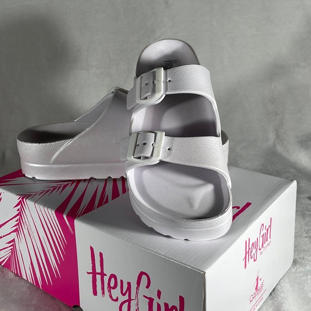 **PULLING OFF SALE 8/8**Corkys Hey Girl FLOATIES-elevated Mother of Pearl